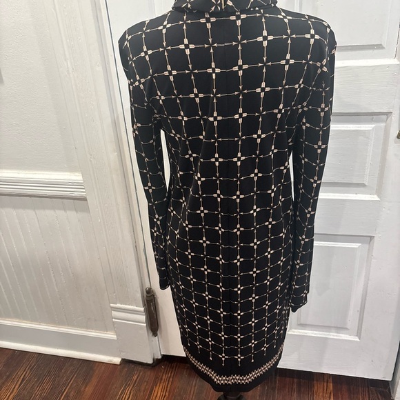 Tory Burch NWOT Mock Neck Long Sleeve Geometric Arrow Sleeve Mini Dress Sz M - Picture 3 of 9